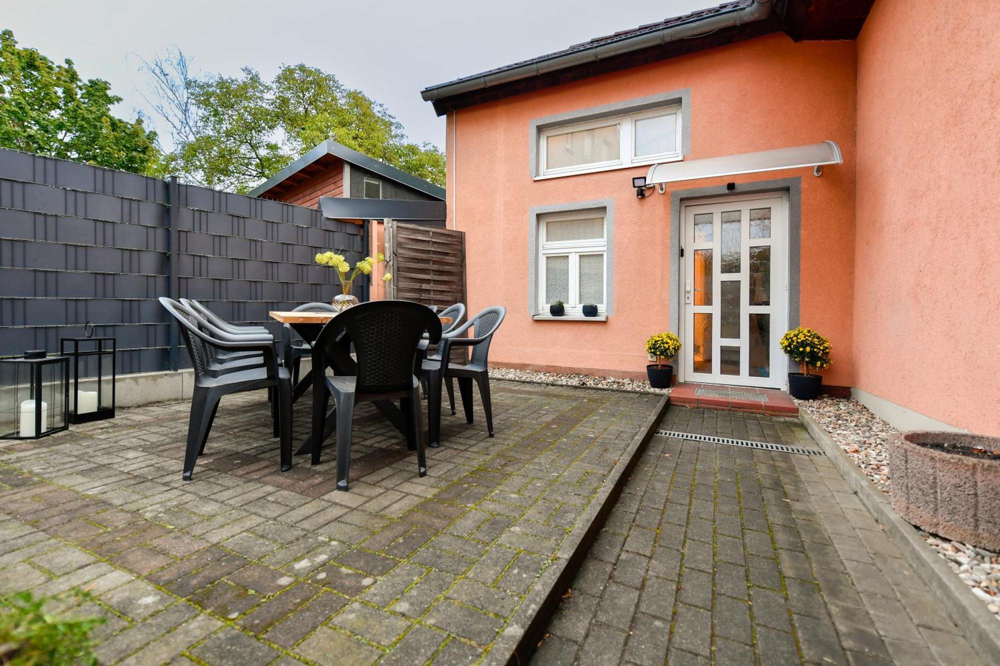 Grosses Spree Apartment, 3 Schlafzimmer Bis 10 Personen, 4X Kfz Parkplatz, Terrasse, Waschtrockner, Wlan, Netflix Cottbus Exterior photo